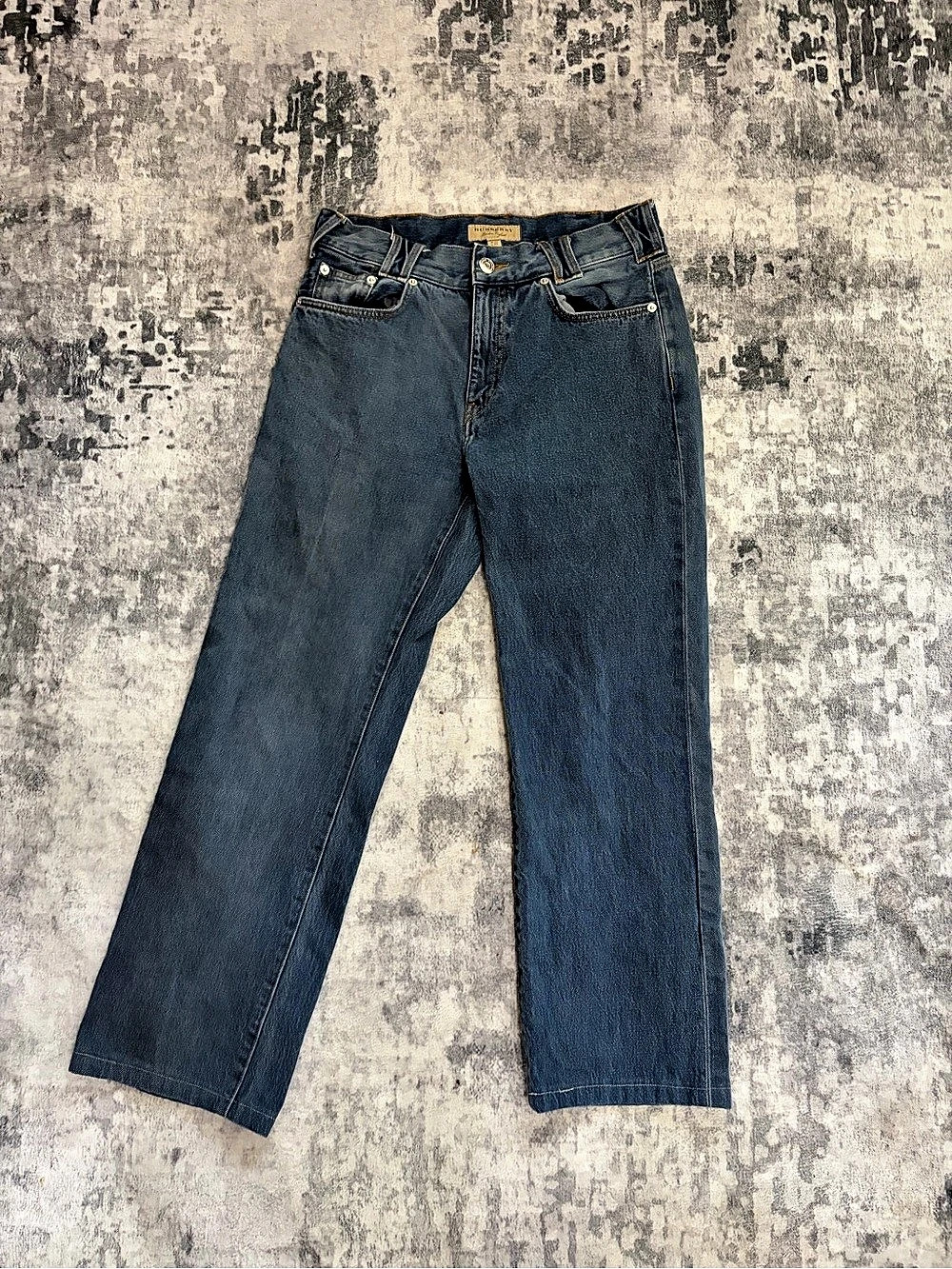 Burberry London England designer Straight Leg Denim Jeans Blue size 29x27